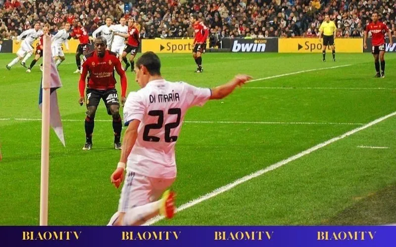 Phân tích kèo phạt góc theo dữ liệu tấn công biên và thống kê trận đấu.